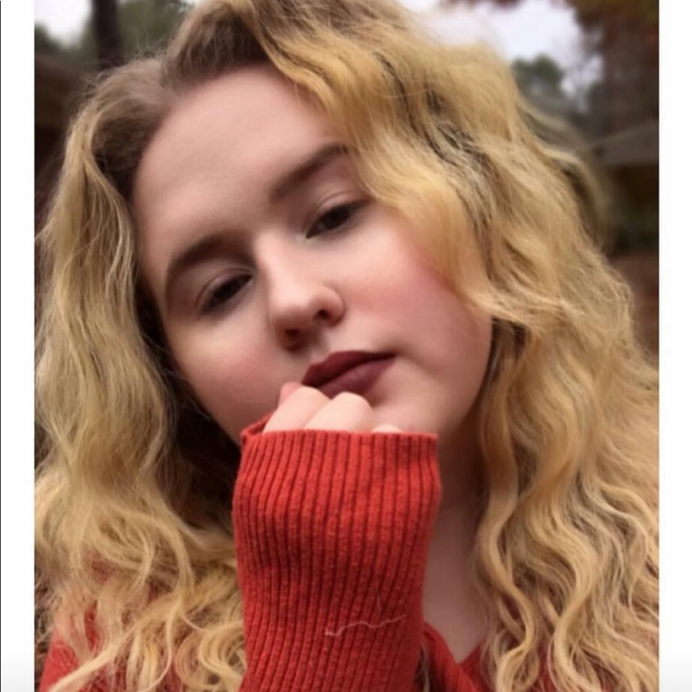 Meet your Posher, Lauren